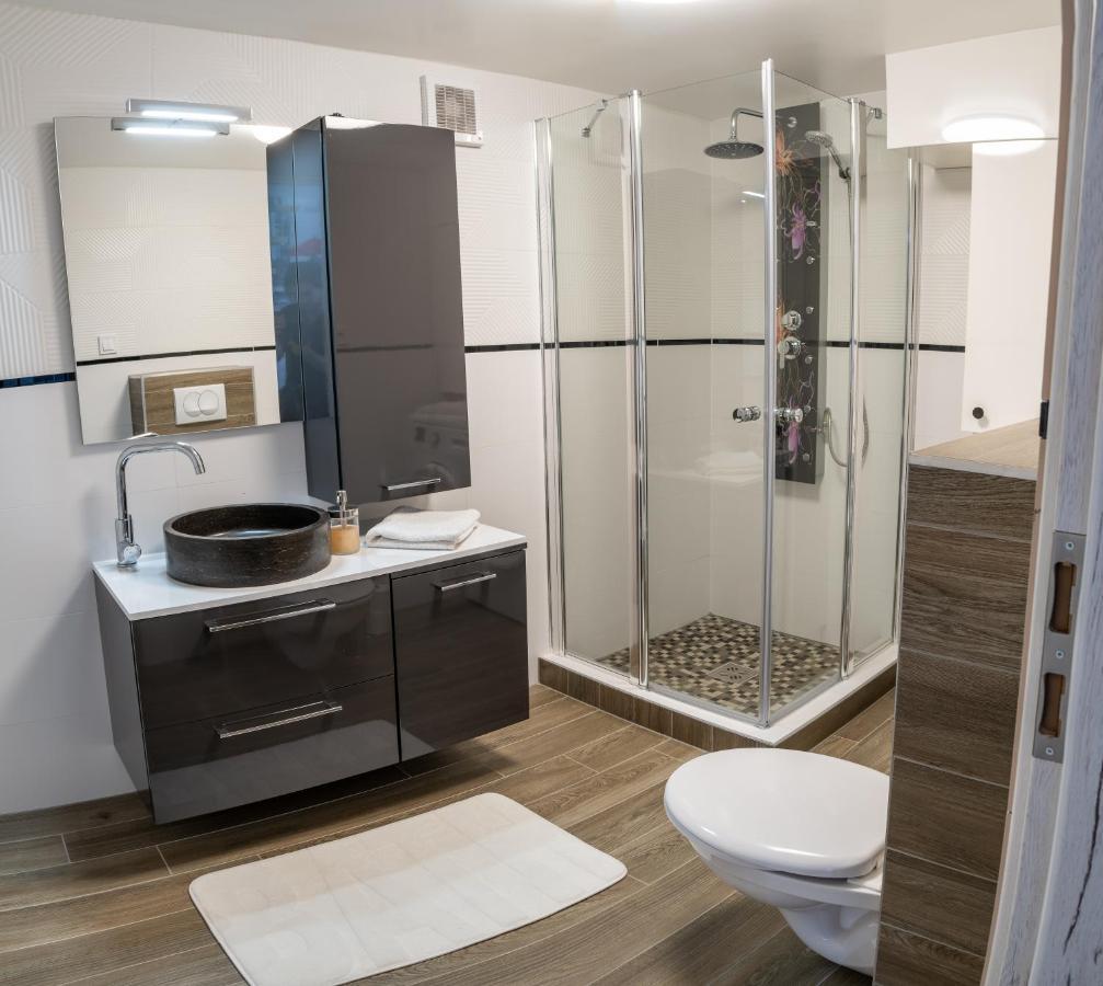 Biztos Kucko Apartment Szeged Ngoại thất bức ảnh